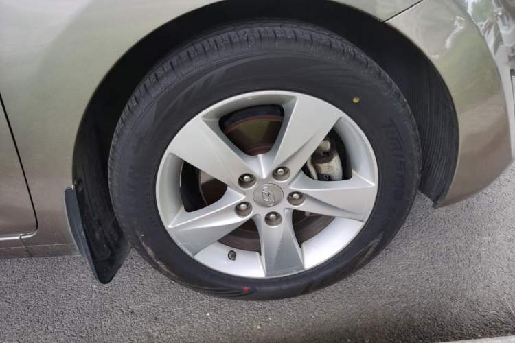 Used Hyundai Elantra (5th Generation / Langdong) 2012 1.6L Automatic Prestige Model Right Front Wheel Hub