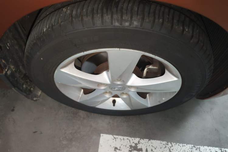 Used Hyundai Elantra (5th Generation / Langdong) 2012 1.6L Automatic Prestige Model Right Front Wheel Hub