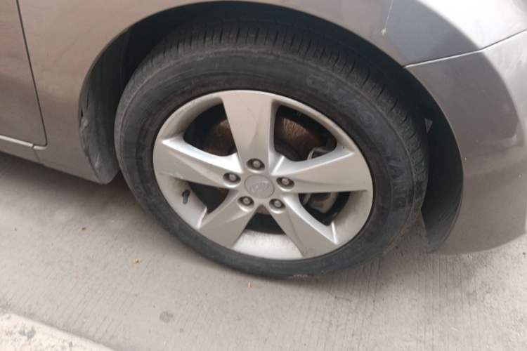 Used Hyundai Elantra (5th Generation / Langdong) 2012 1.6L Manual Leading Model Right Front Wheel Hub