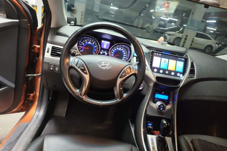 Used Hyundai Elantra (5th Generation / Langdong) 2012 1.6L Automatic Prestige Model Steering Wheel