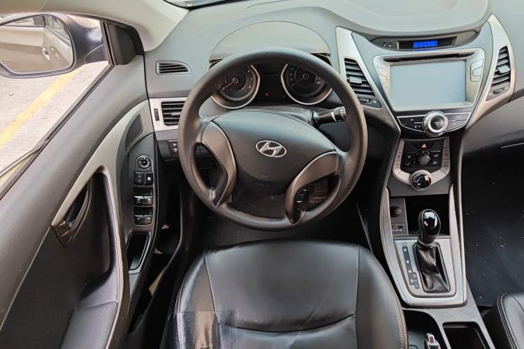 Used Hyundai Elantra (5th Generation / Langdong) 2012 1.6L Automatic Fashion Edition Steering Wheel