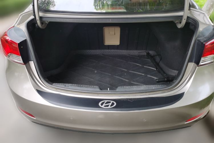 Used Hyundai Elantra (5th Generation / Langdong) 2012 1.6L Automatic Prestige Model Trunk