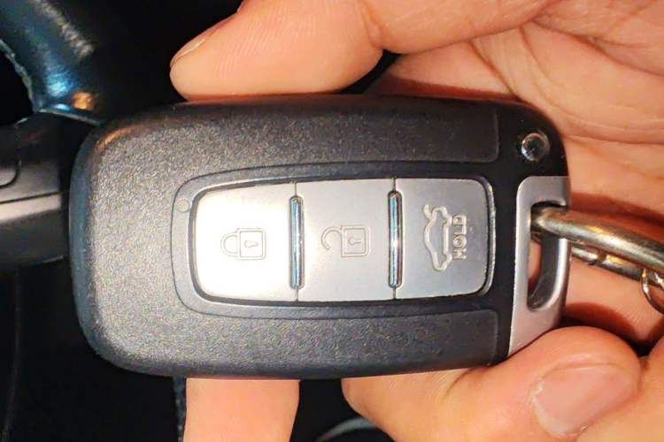 Used Hyundai Elantra (5th Generation / Langdong) 2012 1.6L Automatic Prestige Model Vehicle Key