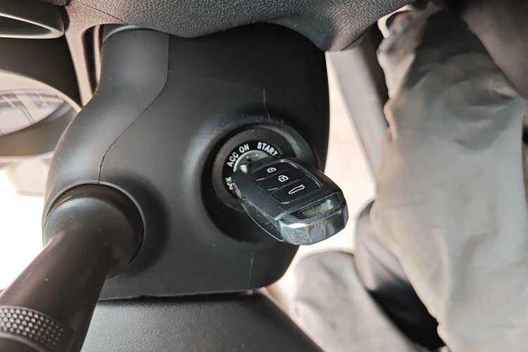 Used Hyundai Elantra (5th Generation / Langdong) 2012 1.6L Automatic Fashion Edition Vehicle Key