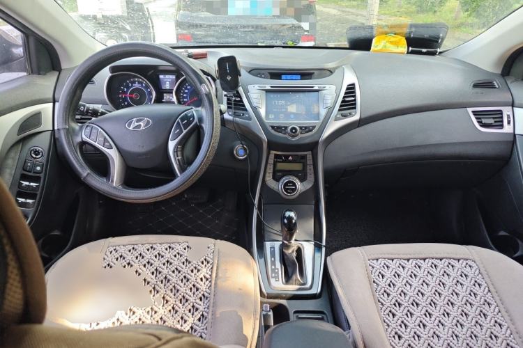 Used Hyundai Elantra (5th Generation / Langdong) 2012 1.6L Automatic Prestige Model Center Console