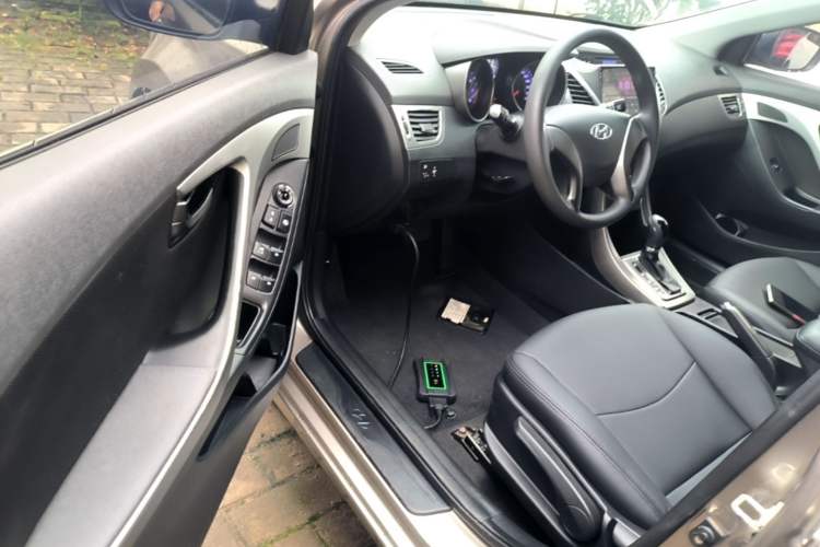Used Hyundai Elantra (5th Generation / Langdong) 2012 1.6L Automatic Fashion Edition Driver Seat