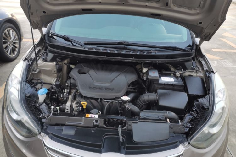 Used Hyundai Elantra (5th Generation / Langdong) 2012 1.6L Automatic Fashion Edition Engine Bay