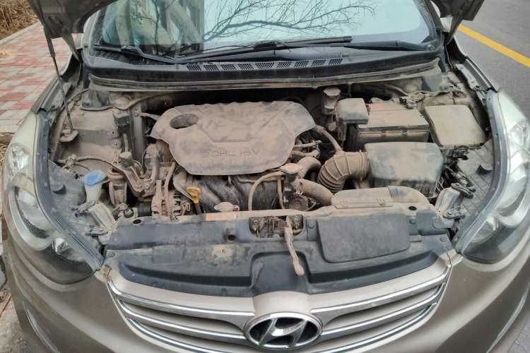 Used Hyundai Elantra (5th Generation / Langdong) 2012 1.6L Manual Leading Model Engine Bay