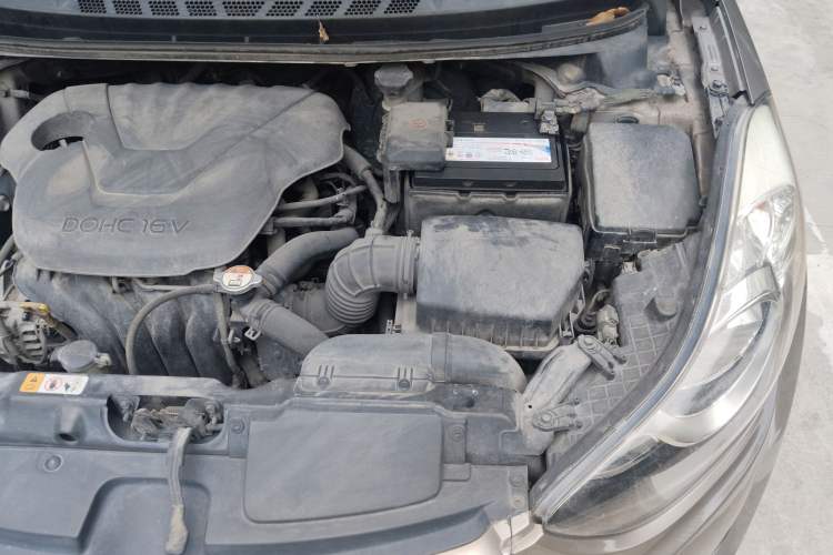 Used Hyundai Elantra (5th Generation / Langdong) 2012 1.6L Automatic Fashion Edition Engine Bay Left