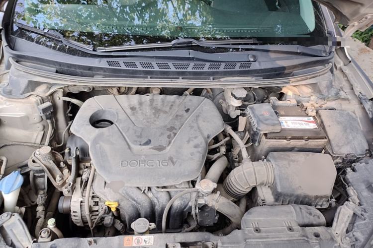 Used Hyundai Elantra (5th Generation / Langdong) 2012 1.6L Automatic Prestige Model Engine Bay
