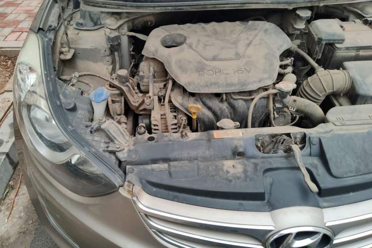 Used Hyundai Elantra (5th Generation / Langdong) 2012 1.6L Manual Leading Model Engine Bay Right