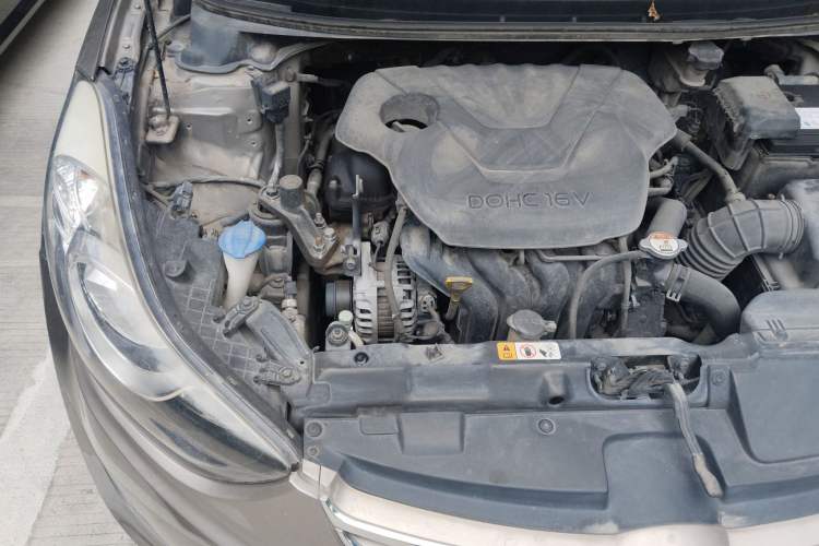 Used Hyundai Elantra (5th Generation / Langdong) 2012 1.6L Automatic Fashion Edition Engine Bay Right