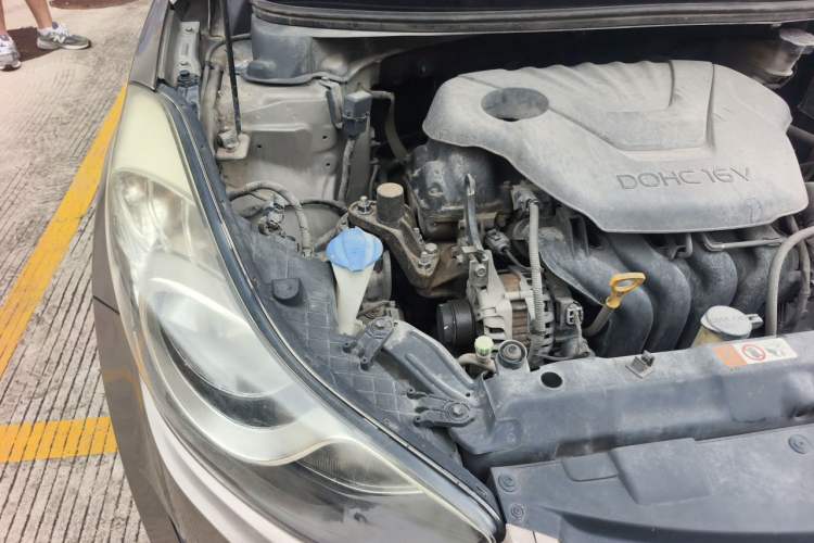 Used Hyundai Elantra (5th Generation / Langdong) 2012 1.6L Automatic Leading Model Engine Bay Right