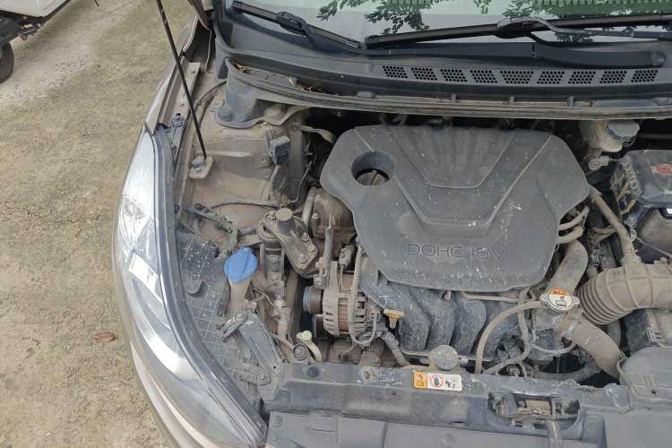 Used Hyundai Elantra (5th Generation / Langdong) 2012 1.6L Manual Fashion Edition Engine Bay Right