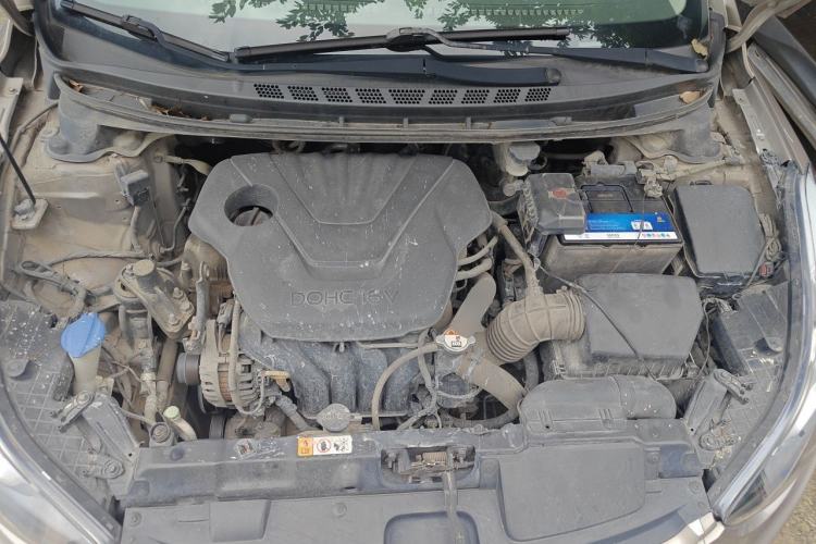 Used Hyundai Elantra (5th Generation / Langdong) 2012 1.6L Manual Fashion Edition Engine Bay
