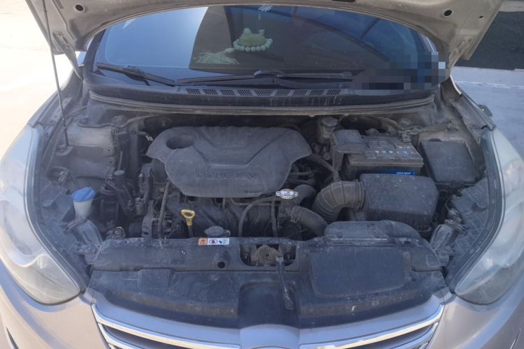 Used Hyundai Elantra (5th Generation / Langdong) 2012 1.6L Manual Leading Model Engine Bay