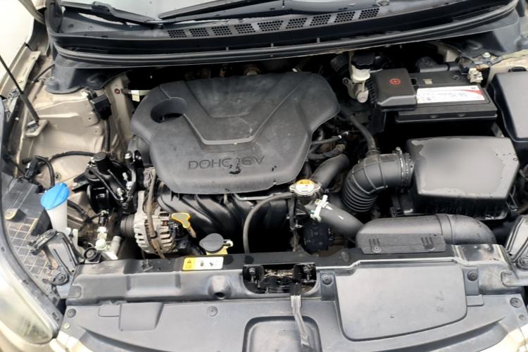 Used Hyundai Elantra (5th Generation / Langdong) 2012 1.6L Automatic Fashion Edition Engine Bay