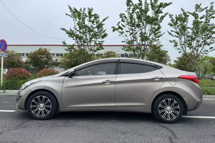 Used Hyundai Elantra (5th Generation / Langdong) 2012 1.6L Automatic Fashion Edition Exterior 1