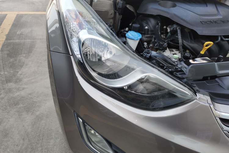 Used Hyundai Elantra (5th Generation / Langdong) 2012 1.6L Automatic Fashion Edition Exterior 6