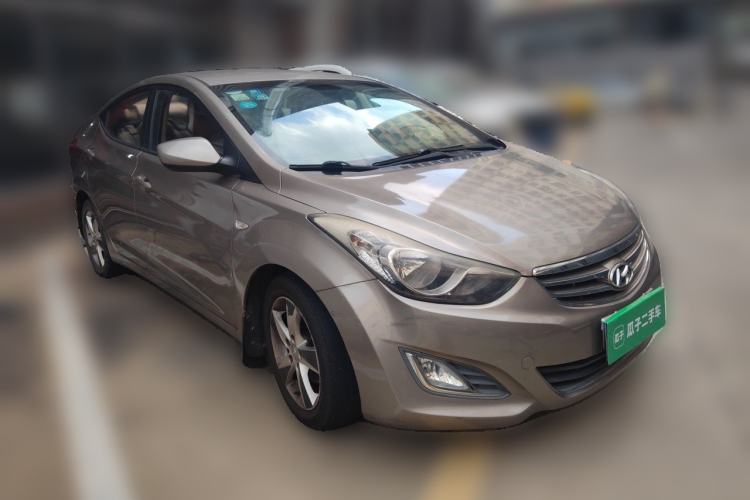 Used Hyundai Elantra (5th Generation / Langdong) 2012 1.6L Automatic Fashion Edition Front Right 45 Deg