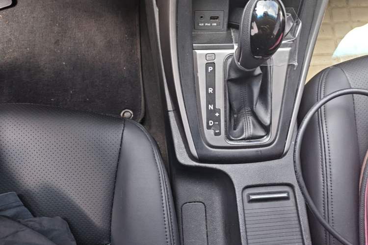 Used Hyundai Elantra (5th Generation / Langdong) 2012 1.6L Automatic Fashion Edition Gear Lever
