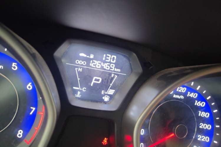 Used Hyundai Elantra (5th Generation / Langdong) 2012 1.6L Automatic Fashion Edition Odometer Close Up