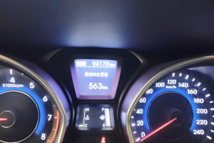 Used Hyundai Elantra (5th Generation / Langdong) 2012 1.6L Manual Leading Model Odometer Close Up