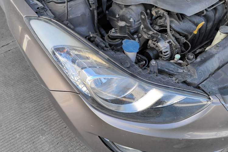 Used Hyundai Elantra (5th Generation / Langdong) 2012 1.6L Manual Leading Model Right Front Headlight