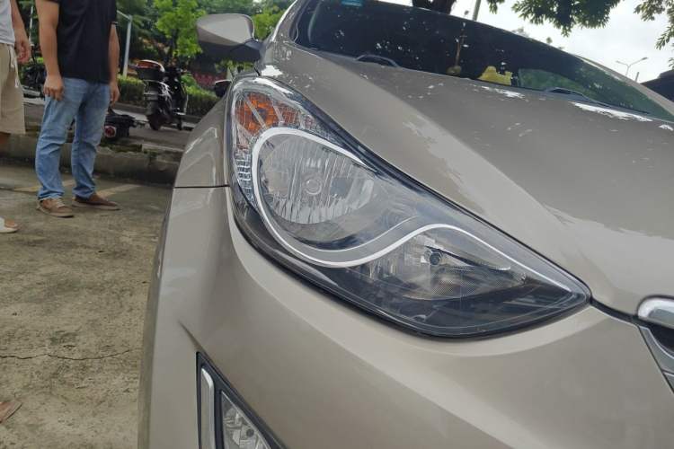 Used Hyundai Elantra (5th Generation / Langdong) 2012 1.6L Manual Fashion Edition Right Front Headlight