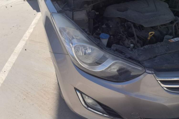 Used Hyundai Elantra (5th Generation / Langdong) 2012 1.6L Manual Leading Model Right Front Headlight