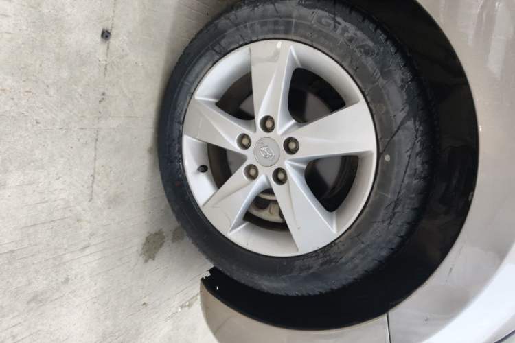 Used Hyundai Elantra (5th Generation / Langdong) 2012 1.6L Manual Leading Model Right Front Wheel Hub