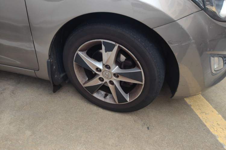 Used Hyundai Elantra (5th Generation / Langdong) 2012 1.6L Automatic Fashion Edition Right Front Wheel Hub