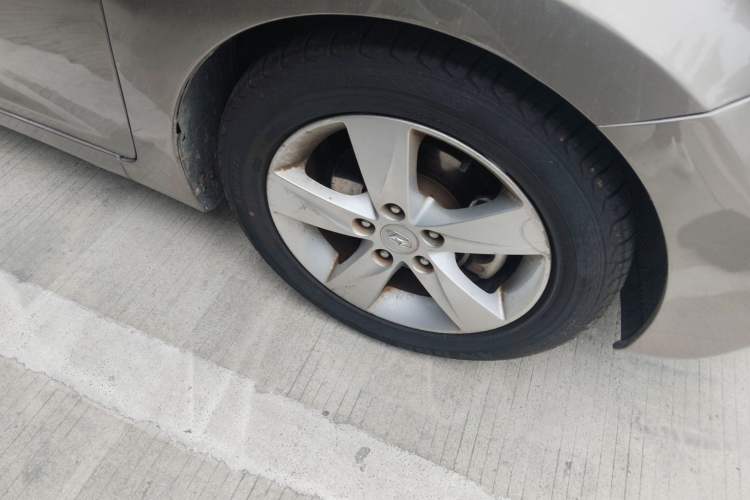 Used Hyundai Elantra (5th Generation / Langdong) 2012 1.6L Automatic Fashion Edition Right Front Wheel Hub