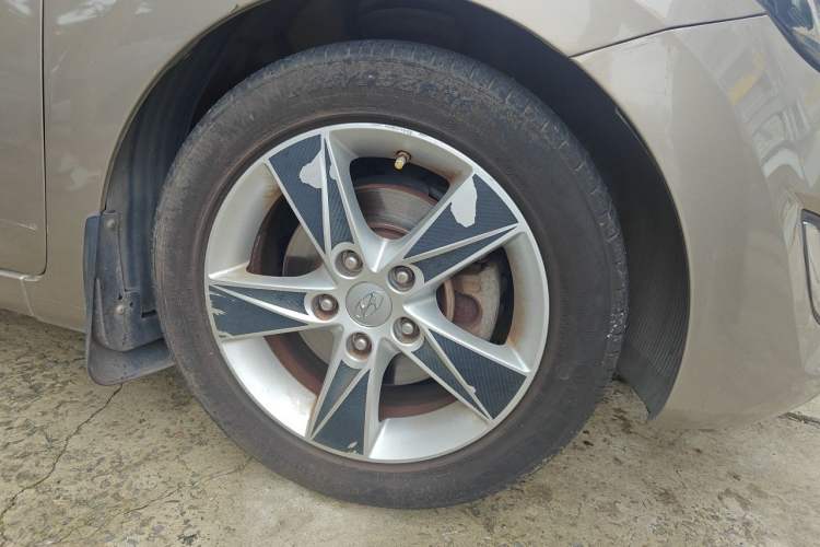 Used Hyundai Elantra (5th Generation / Langdong) 2012 1.6L Manual Fashion Edition Right Front Wheel Hub