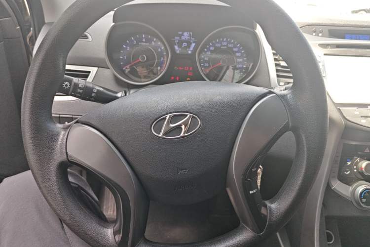 Used Hyundai Elantra (5th Generation / Langdong) 2012 1.6L Automatic Fashion Edition Steering Wheel