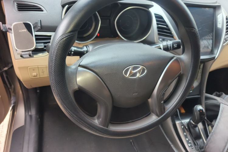 Used Hyundai Elantra (5th Generation / Langdong) 2012 1.6L Automatic Leading Model Steering Wheel