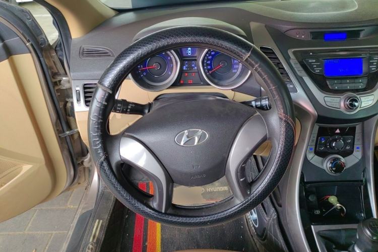 Used Hyundai Elantra (5th Generation / Langdong) 2012 1.6L Manual Leading Model Steering Wheel