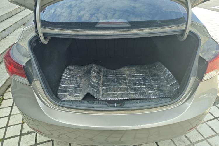Used Hyundai Elantra (5th Generation / Langdong) 2012 1.6L Automatic Fashion Edition Trunk