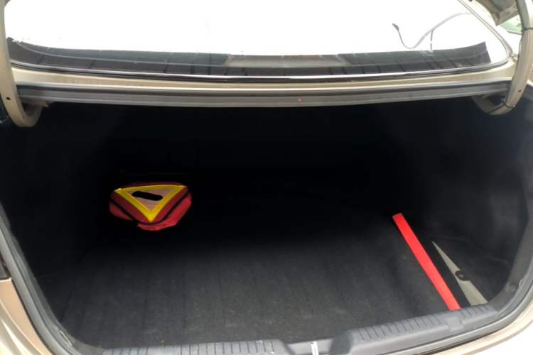 Used Hyundai Elantra (5th Generation / Langdong) 2012 1.6L Automatic Fashion Edition Trunk