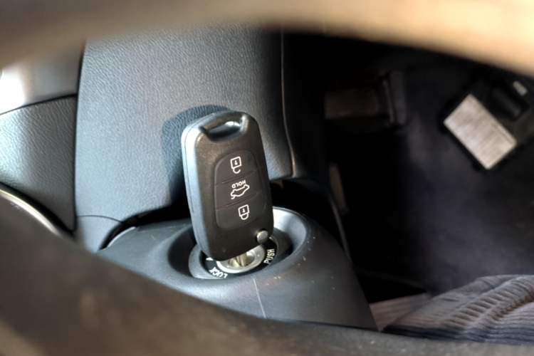 Used Hyundai Elantra (5th Generation / Langdong) 2012 1.6L Automatic Fashion Edition Vehicle Key