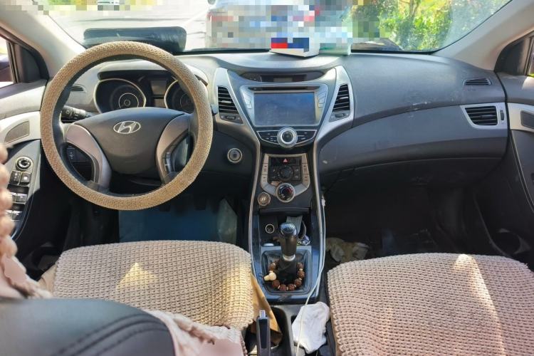 Used Hyundai Elantra (5th Generation / Langdong) 2012 1.6L Manual Leading Model Center Console