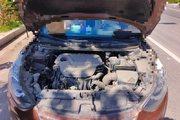 Used Hyundai Elantra (5th Generation / Langdong) 2012 1.6L Manual Leading Model Engine Bay