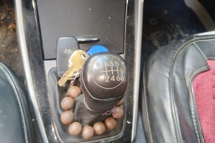 Used Hyundai Elantra (5th Generation / Langdong) 2012 1.6L Manual Leading Model Gear Lever