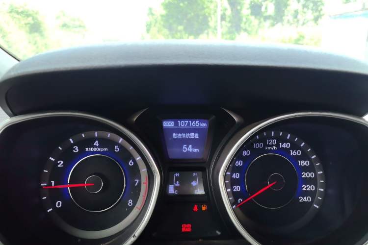 Used Hyundai Elantra (5th Generation / Langdong) 2012 1.6L Manual Leading Model Odometer Close Up