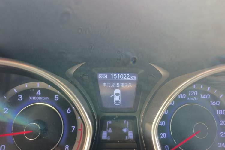 Used Hyundai Elantra (5th Generation / Langdong) 2012 1.6L Manual Leading Model Odometer Close Up