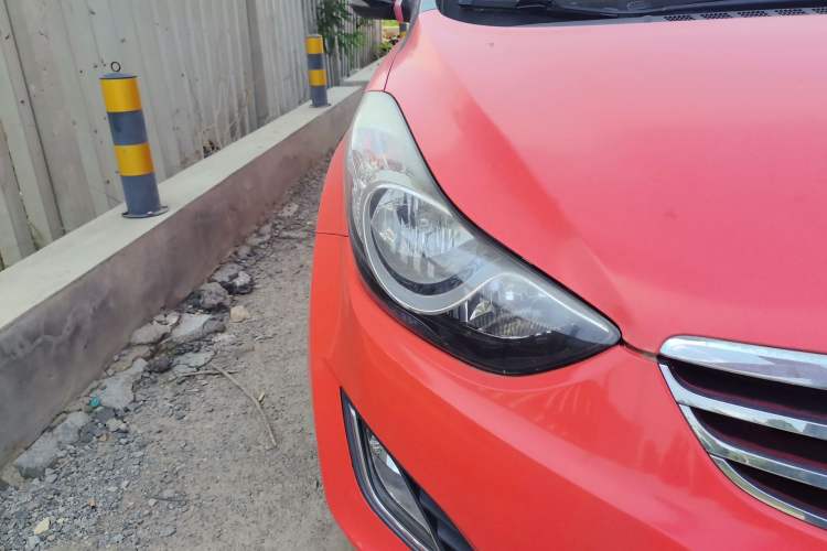 Used Hyundai Elantra (5th Generation / Langdong) 2012 1.6L Manual Leading Model Right Front Headlight