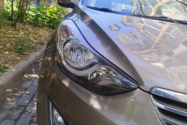 Used Hyundai Elantra (5th Generation / Langdong) 2012 1.6L Manual Leading Model Right Front Headlight