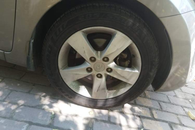 Used Hyundai Elantra (5th Generation / Langdong) 2012 1.6L Manual Leading Model Right Front Wheel Hub