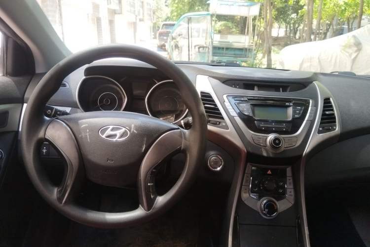 Used Hyundai Elantra (5th Generation / Langdong) 2012 1.6L Manual Leading Model Steering Wheel