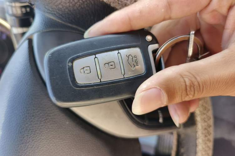 Used Hyundai Elantra (5th Generation / Langdong) 2012 1.6L Manual Leading Model Vehicle Key